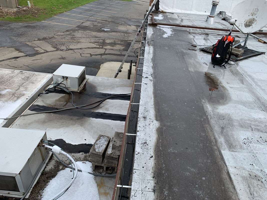 commercial-roof-needing-repair2